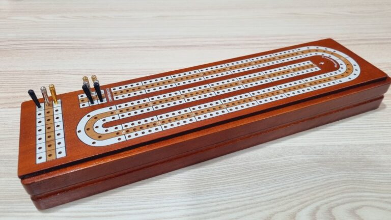How Many Holes Are There In A Cribbage Board?